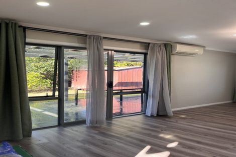 Photo of property in 17 Tuakiri Street, Point England, Auckland, 1072