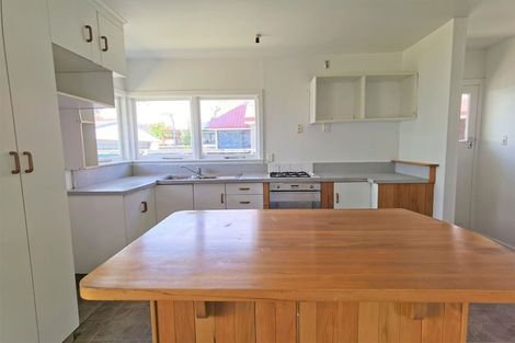Photo of property in 94 Avondale Road, Avondale, Christchurch, 8061