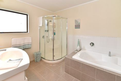 Photo of property in 220 Anderson Road, Helensville, 0875