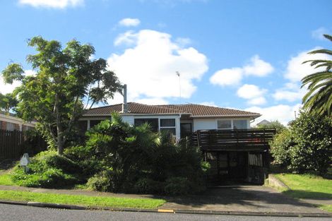 Photo of property in 28 Rotoiti Avenue, Pakuranga Heights, Auckland, 2010
