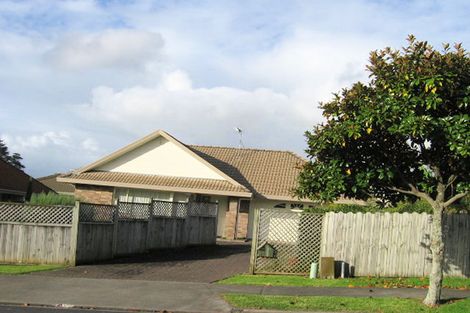 Photo of property in 3 Bernie Edwards Place, Botany Downs, Auckland, 2010