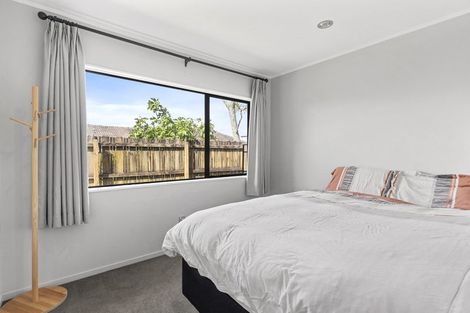 Photo of property in 2/17 Seneca Court, Golflands, Auckland, 2013