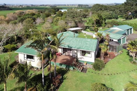 Photo of property in 20 Waipipi Wharf Road, Pollok, Waiuku, 2683