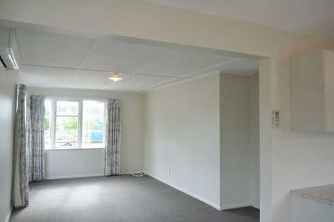 Photo of property in 5 Pitcairn Crescent, Bryndwr, Christchurch, 8053