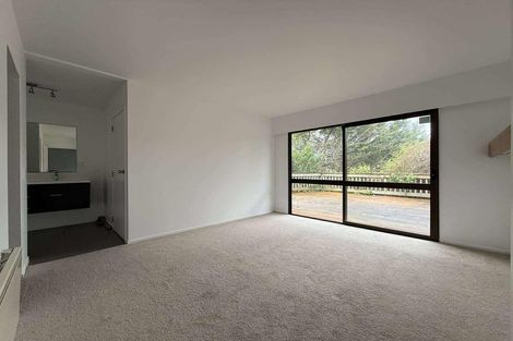 Photo of property in 27 Rembrandt Avenue, Tawa, Wellington, 5028