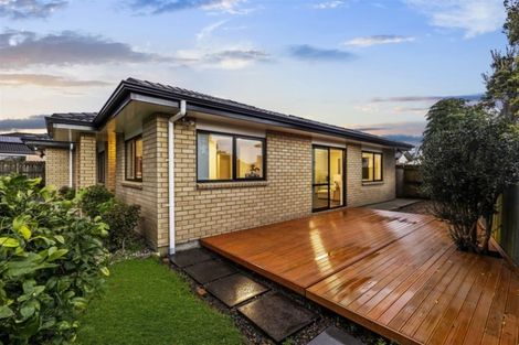 Photo of property in 10 Bokeen Lane, Flat Bush, Auckland, 2019