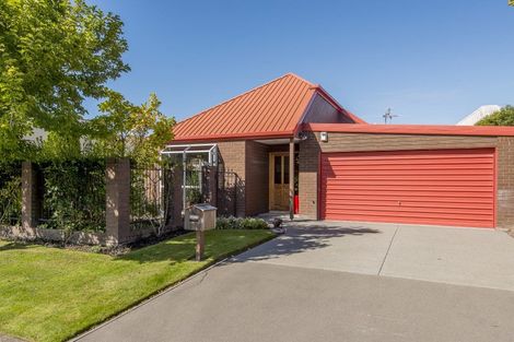 Photo of property in 4 Claverley Gardens, Avonhead, Christchurch, 8042