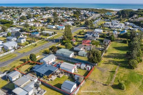 Photo of property in 50 Koputara Road, Himatangi Beach, Foxton, 4891
