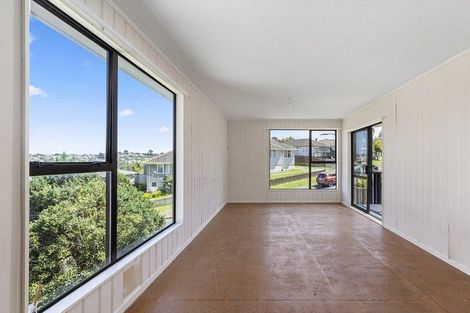 Photo of property in 16 Penguin Grove, Waitangirua, Porirua, 5024