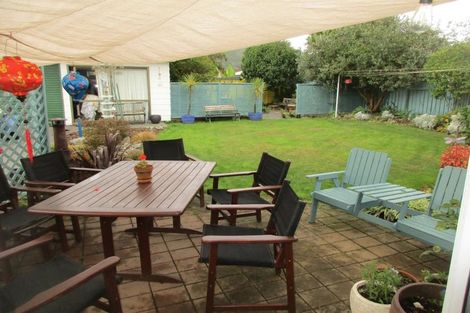 Photo of property in 5 Arthur Grove, Waikanae, 5036