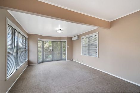 Photo of property in 16 Coniston Avenue, Te Atatu South, Auckland, 0610