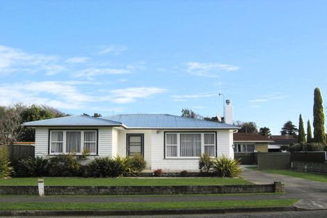 Photo of property in 44 Highbury Drive, Levin, 5510