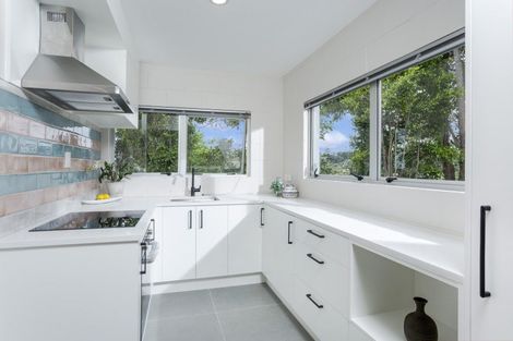 Photo of property in 1 Phillipa Place, Browns Bay, Auckland, 0630
