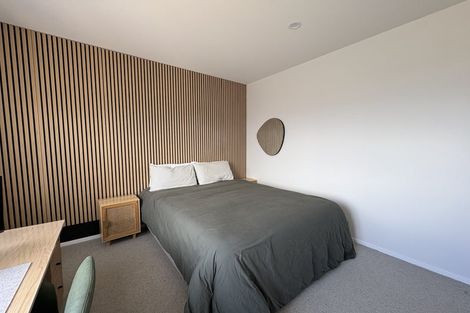 Photo of property in 37 Boeing Way, Newlands, Wellington, 6037