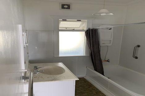 Photo of property in 180 College Street, Awapuni, Palmerston North, 4412