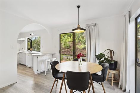 Photo of property in 62 Wirihana Road, Titirangi, Auckland, 0604