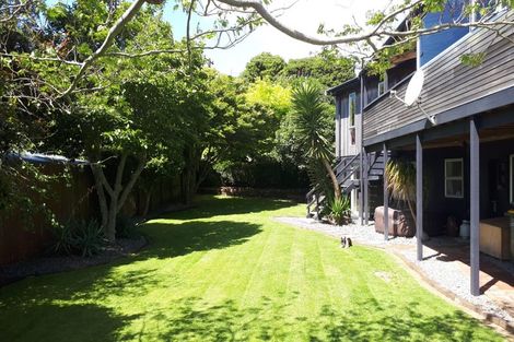Photo of property in 4 Holloway Road, Omata, New Plymouth, 4374