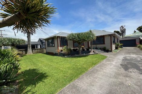 Photo of property in 36 Fitzroy Road, Fitzroy, New Plymouth, 4312