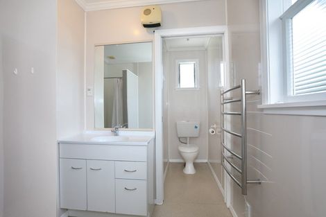 Photo of property in 8 Nairn Crescent, Awapuni, Palmerston North, 4412