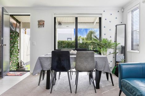 Photo of property in 69 Saddleback Crescent, Papakura, 2110