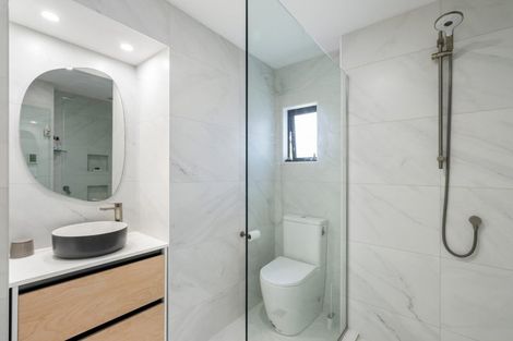 Photo of property in 2/22 Zion Road, Birkenhead, Auckland, 0626