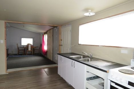 Photo of property in 127 Peel Street, Westport, 7825