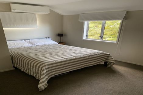 Photo of property in 1/2 Heathcote Road, Castor Bay, Auckland, 0620