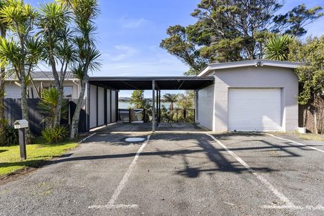 Photo of property in 27 Ferry Parade, Herald Island, Auckland, 0618