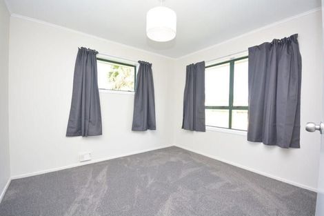 Photo of property in 17 Comet Crescent, Mangere, Auckland, 2022