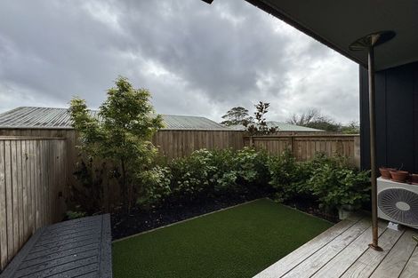 Photo of property in 27d Dawnhaven Drive, Te Atatu Peninsula, Auckland, 0610