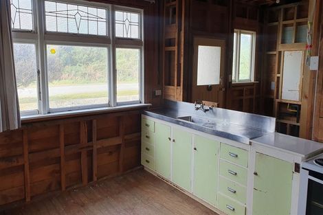 Photo of property in 6 Jacks Bay Road, Hinahina, Owaka, 9586