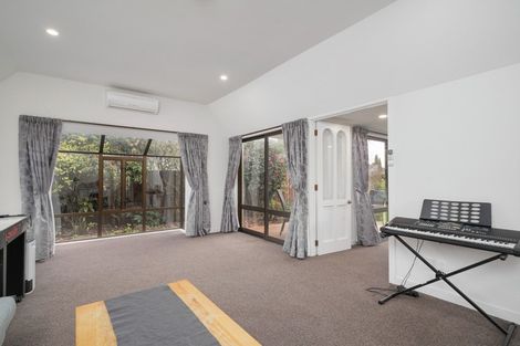 Photo of property in 31 O'connor Place, Burnside, Christchurch, 8053