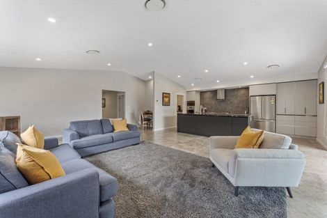Photo of property in 16 Ivy Lane, Kelvin Grove, Palmerston North, 4414