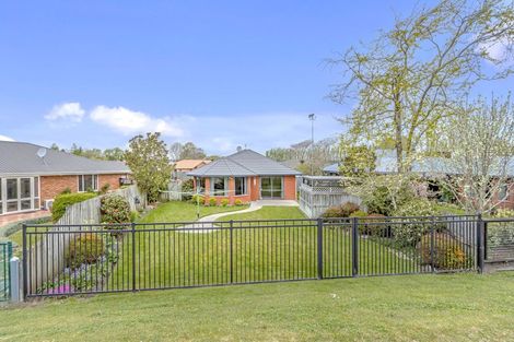 Photo of property in 21 Langley Place, Belfast, Christchurch, 8051