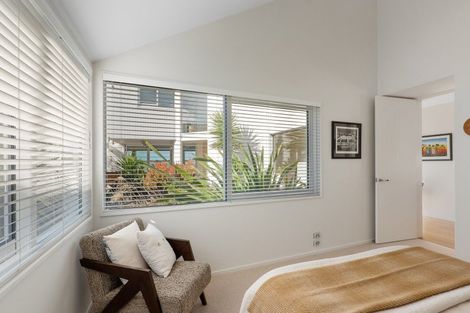 Photo of property in 117 Main Road, Redcliffs, Christchurch, 8081