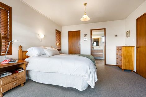 Photo of property in 2/9 Newhaven Terrace, Mairangi Bay, Auckland, 0630