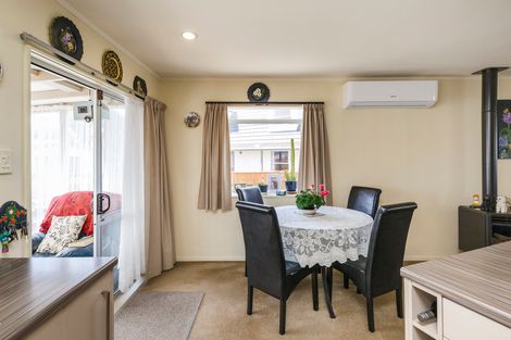 Photo of property in 12 Humphries Place, Awapuni, Palmerston North, 4412