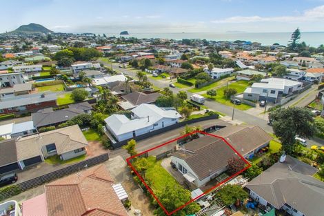Photo of property in 2/230 Valley Road, Mount Maunganui, 3116