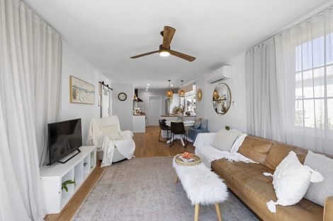 Photo of property in 7 Belt Road, Moturoa, New Plymouth, 4310