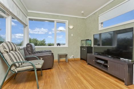 Photo of property in 545 Glenfield Road, Glenfield, Auckland, 0629