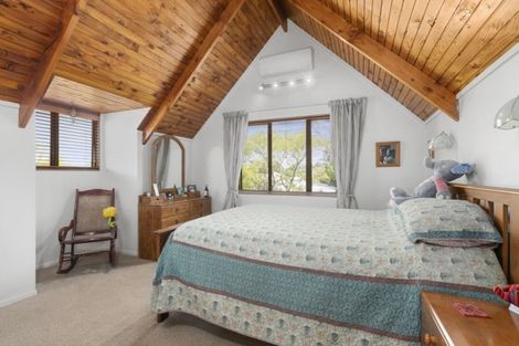 Photo of property in 17 Pokapu Place, Bethlehem, Tauranga, 3110