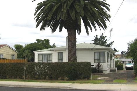 Photo of property in 2/231 Birkdale Road, Birkdale, Auckland, 0626