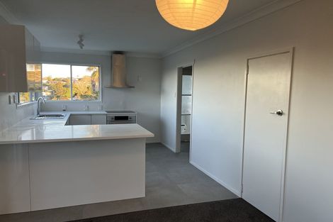 Photo of property in 2/57 Coronation Road, Hillcrest, Auckland, 0627