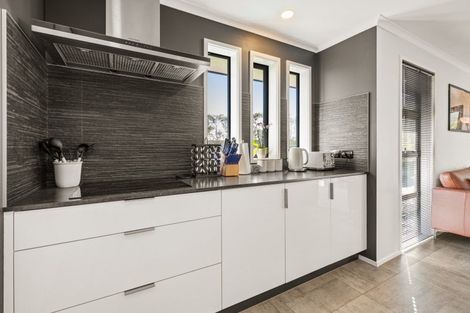 Photo of property in 16 Stace Hopper Drive, One Tree Point, 0118