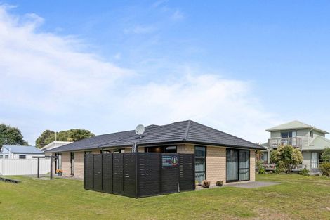 Photo of property in 308a Given Avenue, Whangamata, 3620