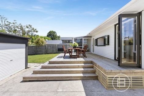 Photo of property in 27 Sylvia Road, Hillcrest, Auckland, 0627
