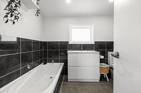 Photo of property in 43 Sutherland Road, Brookfield, Tauranga, 3110