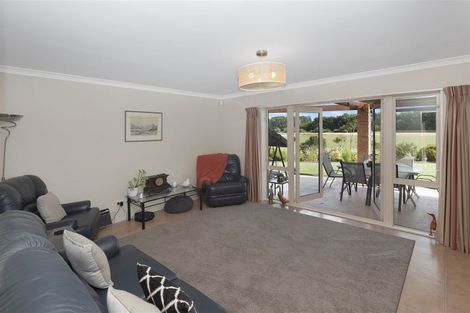 Photo of property in 54 Queens Avenue, Waikuku Beach, 7402