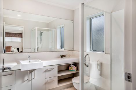 Photo of property in 6 Pickaberry Avenue, Karaka, Papakura, 2113