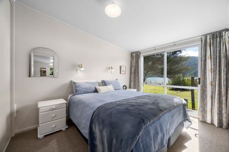 Photo of property in 1755 Queen Charlotte Drive, Linkwater, Picton, 7281